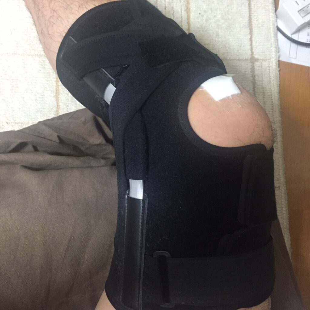 前十字靭帯・半月板損傷で使用していた医療用膝装具（サイドに金属支柱付き）