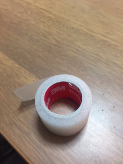 包帯固定用のテープ