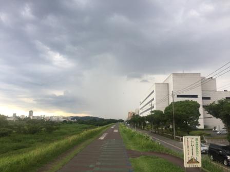 引き続き平坦なみち